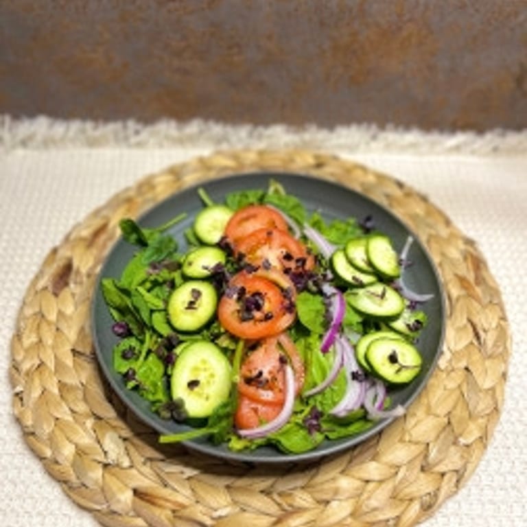 Fresh Salads: A Healthy Start to Your Meal